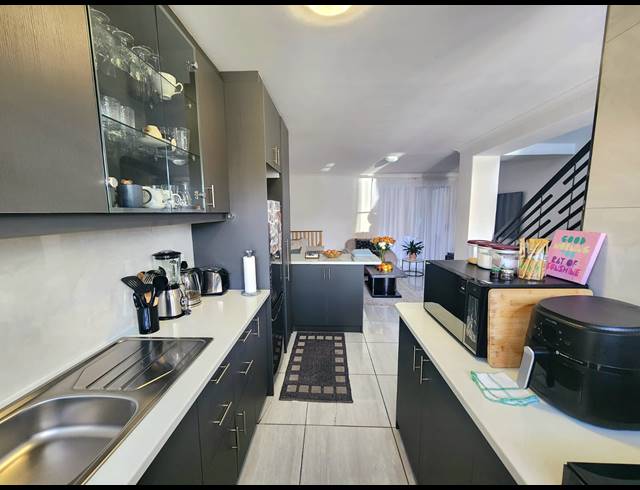 3 BEDROOM TOWNHOUSE SOLD IN KENSINGTON